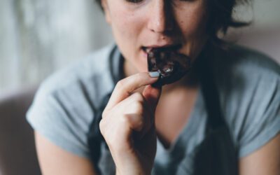 Psychodietetyk. Gdy “zajadasz emocje”, nagradzasz się jedzeniem, a nastrój poprawiają Ci… słodycze